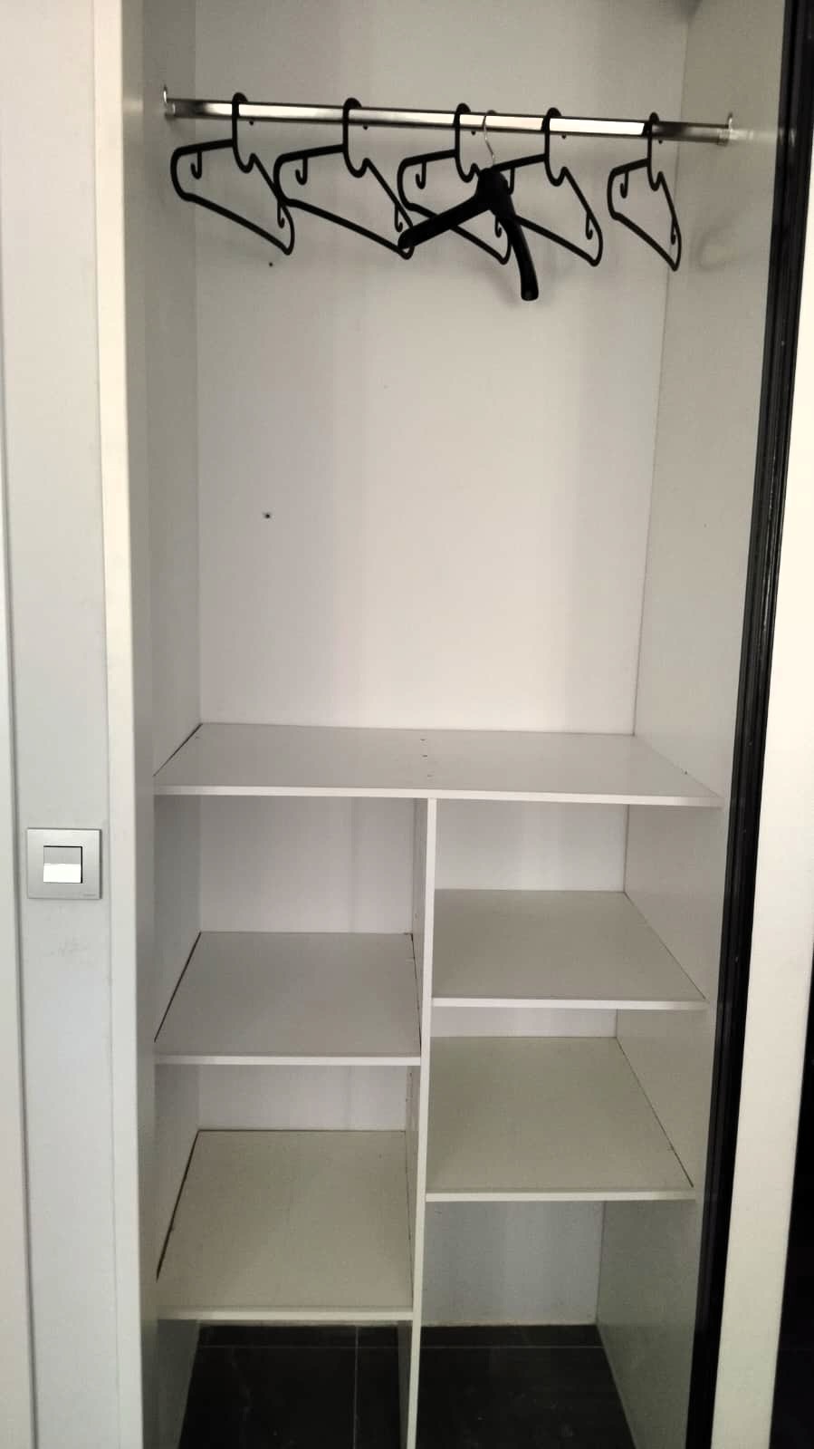 Armario, interior izquierdo 